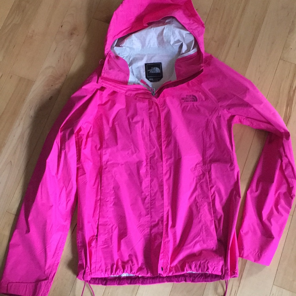 Women’s pink Northface rain jacket size M